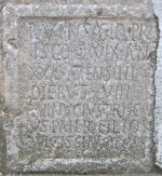 Lapide con iscrizioni latine