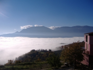 la-valle-telesina-coperta-da-un-mare-di-vapore-01